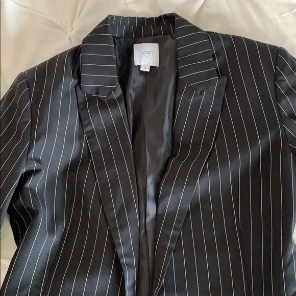 Blazer - Picture 2 of 6